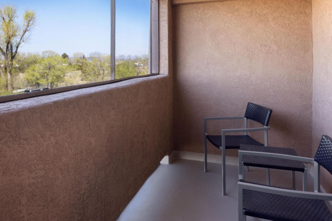 Courtyard Santa Fe Hotel Exterior photo