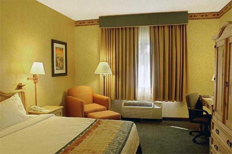 Courtyard Santa Fe Hotel Exterior photo